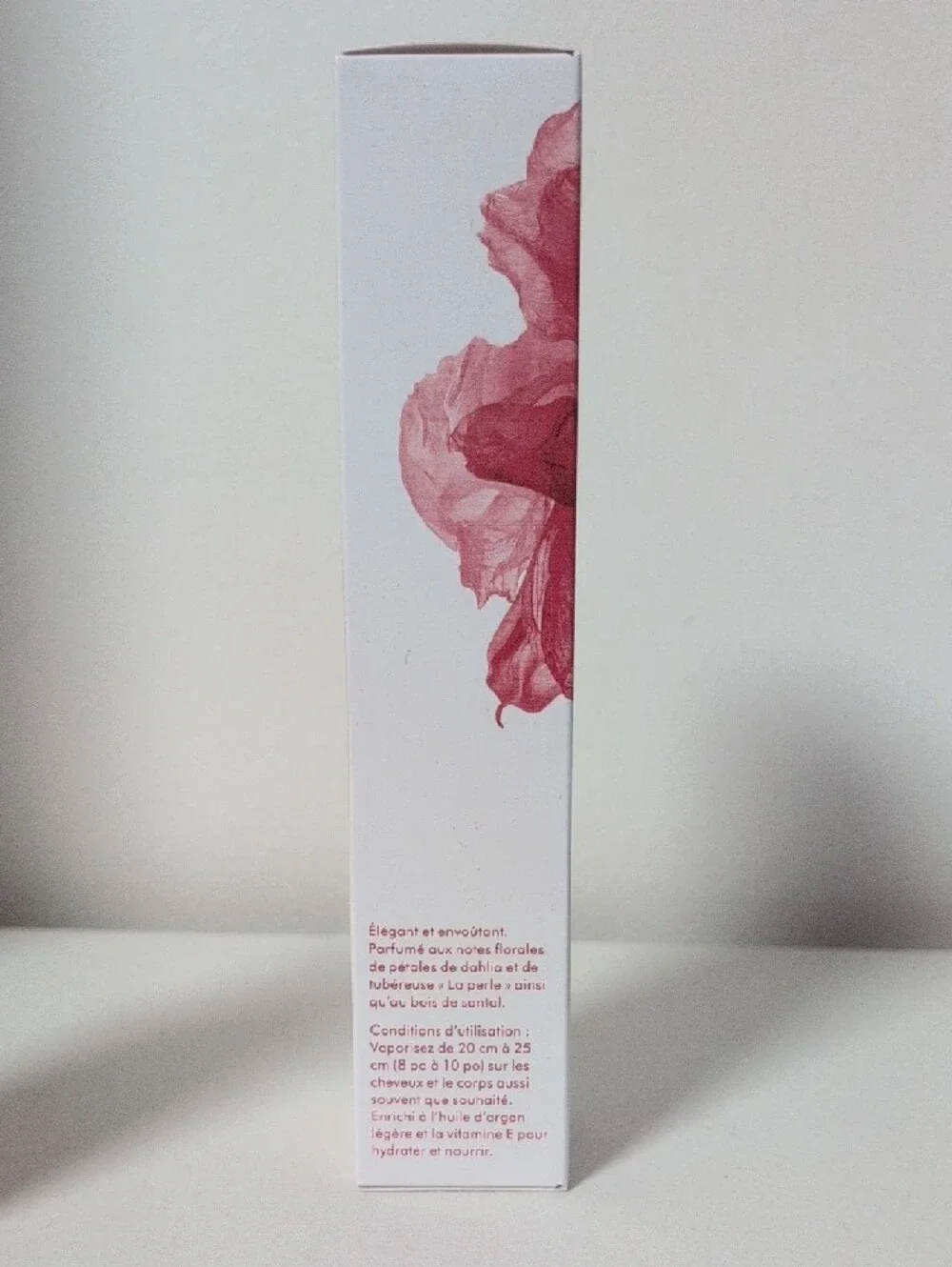 Moroccanoil Dahlia Rouge Fragrance Mist - Pink and Red Accents - Picture 2 of 8